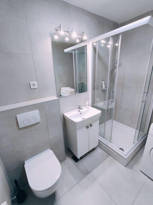 Apartament Udoban Stan Sa Terasom U Mirnom Okruzenju Zagrzeb Zewnętrze zdjęcie