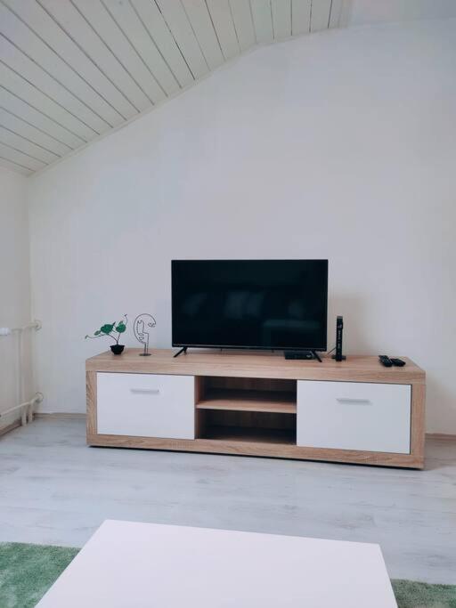 Apartament Udoban Stan Sa Terasom U Mirnom Okruzenju Zagrzeb Zewnętrze zdjęcie
